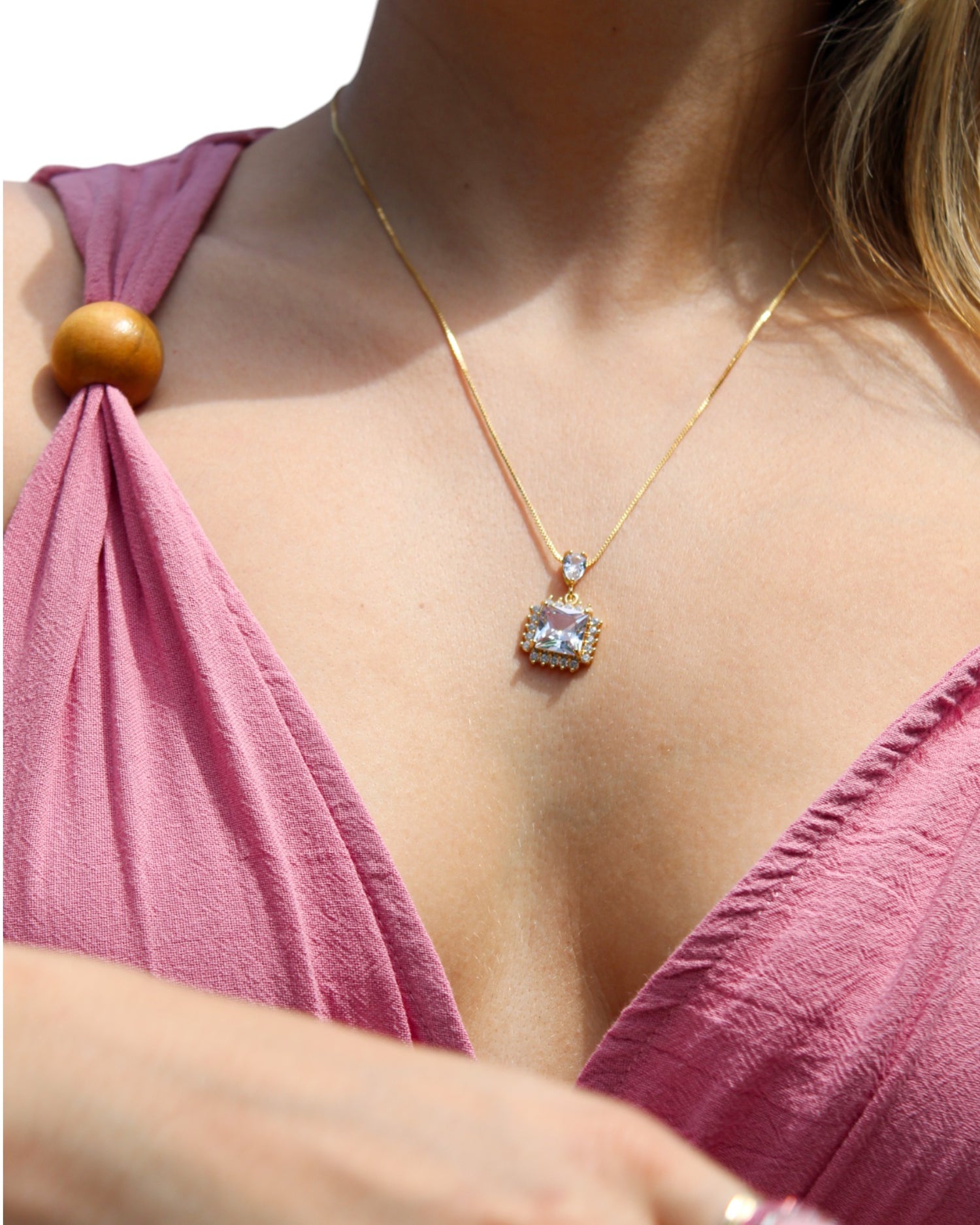 Cadena dorada cristall