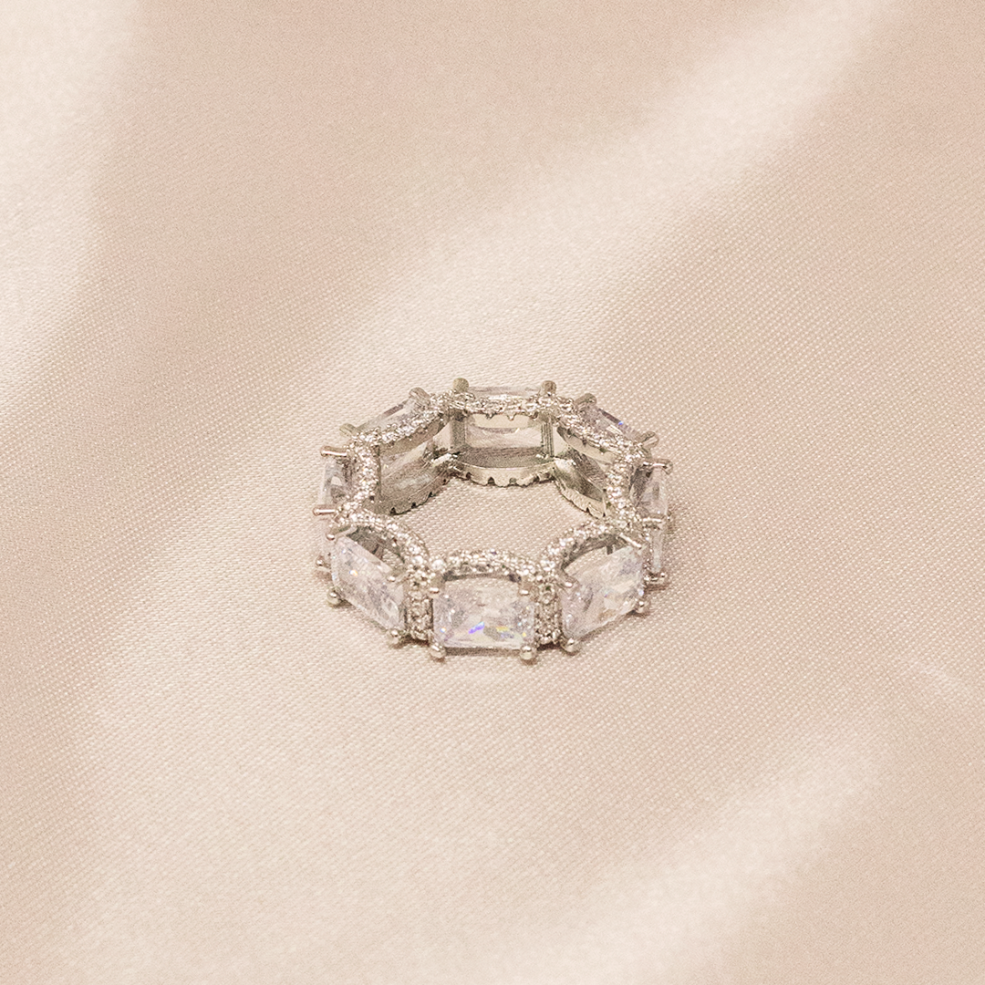 Anillo zirconia grande